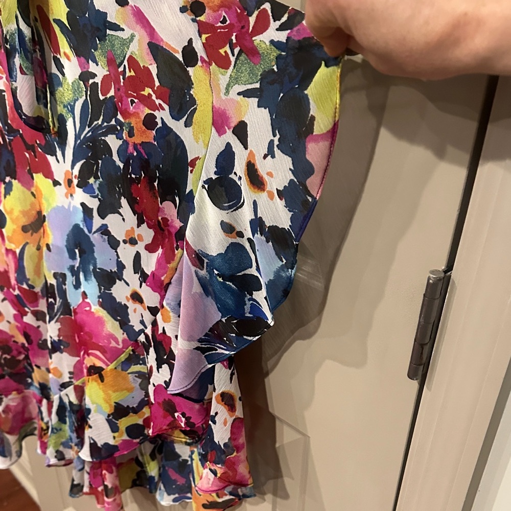 Vibrant Maggy London White, Navy, Fuchsia Pink, Green, Yellow Floral Print Dress - Picture 9 of 9